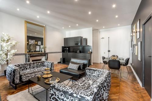 V2D Vivid Elegance near Palais Royal 4P