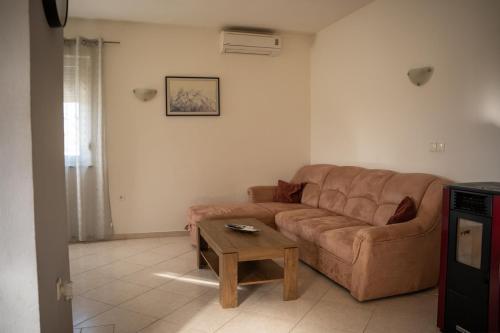 Ruang duduk di Arbor Countryside Oasis