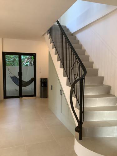 Φωτογραφία από το άλμπουμ του 3 BDR new town house in port Barton σε Port Barton
