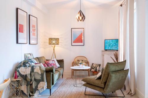 C8 Staywizus - Lovely House Cannes 4 BDR - Pool, AC, Garage & Wifi
