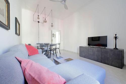 New Comfortable 2 Br Della Vittoria by Halldis