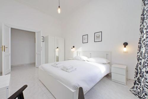 New Comfortable 2 Br Della Vittoria by Halldis