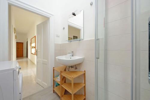 New Comfortable 2 Br Della Vittoria by Halldis