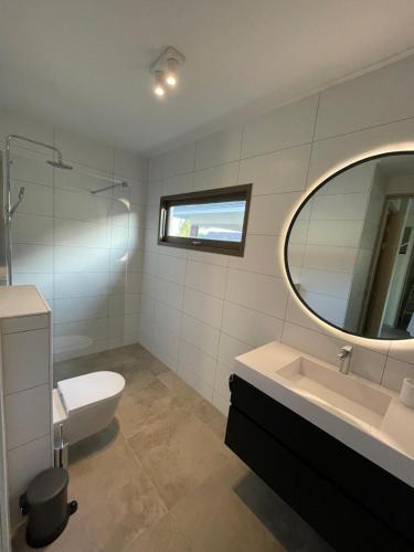 Ένα μπάνιο στο Villa Jazmyn 26 Blue Bay Golf & Beach Resort