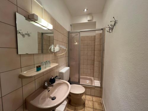 Hotel am Hafenにあるバスルーム