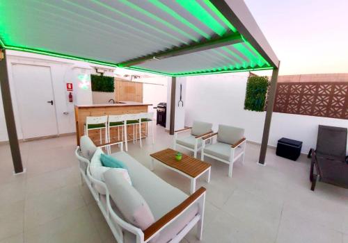 Green Lagoon Penthouse