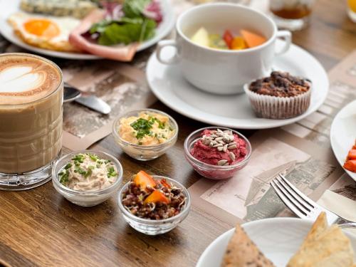 Mad på hotellet eller i nærheden