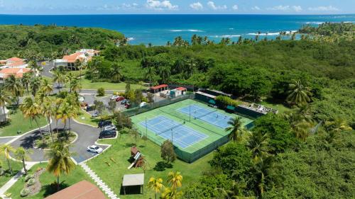 Tenis dan/atau kemudahan skuasy di 3 BR - Villa Horizon atau berdekatan
