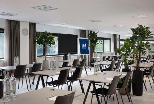 Un restaurante u otro lugar para comer en NH Amsterdam Zuid