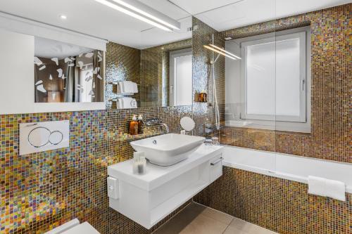 Koupelna v ubytování Hotel D - Basel - Fully Renovated 2025