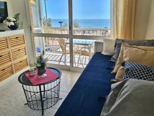 Estudio, first line de la playa Prime location