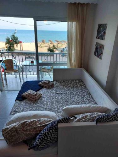 Estudio, first line de la playa Prime location