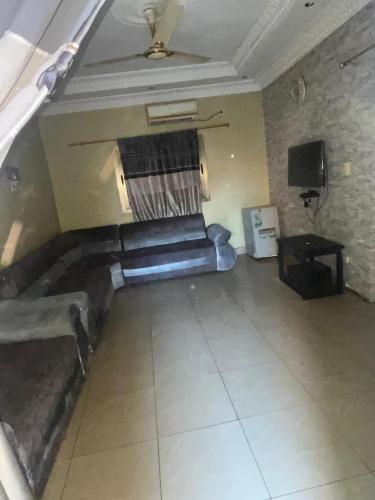 TV a/nebo společenská místnost v ubytování Résidence DEMBELE