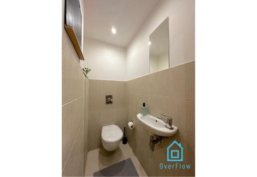 Ένα μπάνιο στο Funky Room - 5 Minutes to Sopot Molo & Seaside