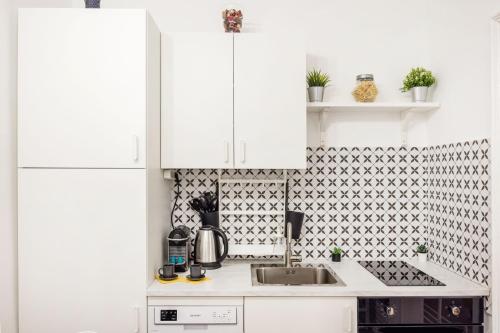 Kuchyňa alebo kuchynka v ubytovaní Vibrant Budapest Studio