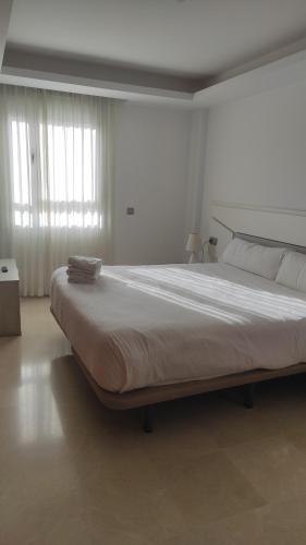 Deluxe 3 Bedroom by Aqua Apartments, Marbella