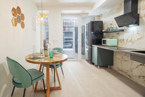 AG7 Loft Valencia Espaciosos estudios con terraza cercanos al metro Zona Ayora