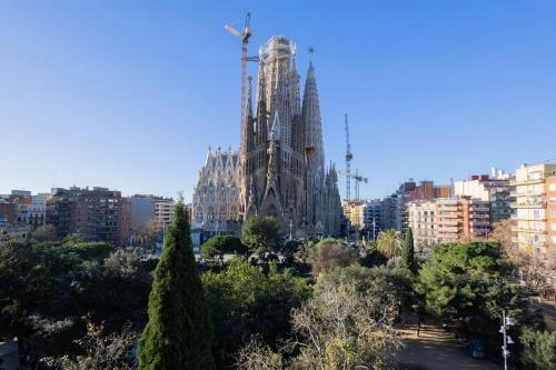 Housalia Sagrada Familia Views