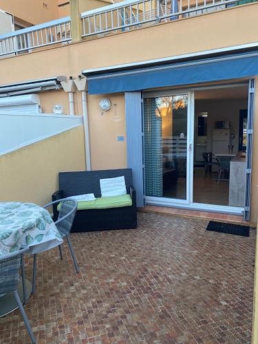 Studio terrasse proche plage