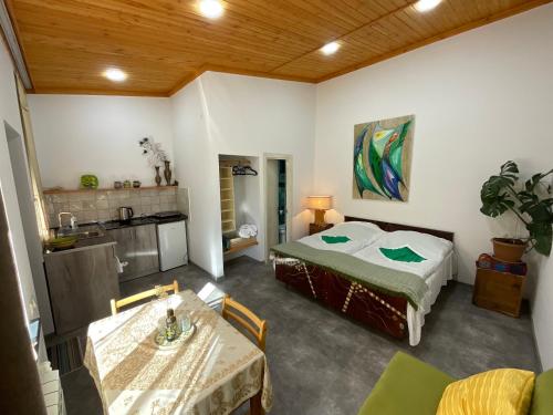 Postel nebo postele na pokoji v ubytování Art Rooms Garni B&B