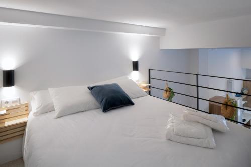 RM1 - Loft Valencia cómodos estudios dúplex cerca a la Avenida del Puerto