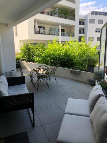 Le Confort Annecy terrasse & parking privé