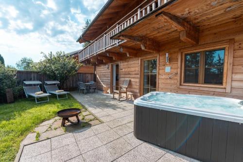 Foto Wellness Chalet mit Whirlpool und Sauna bei Salzburg und Berchtesgaden 1
