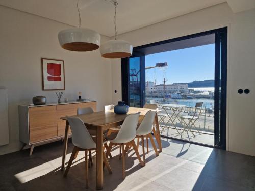 MBird Riverside 2BD Flat with garage