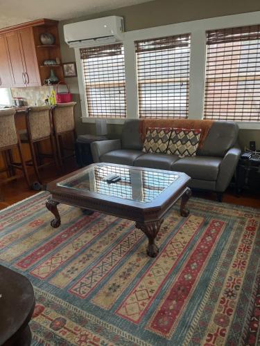 Χώρος καθιστικού στο 3-bedroom-6 mins to Meta-Near Stanford and Google