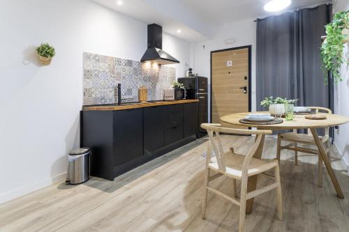 LN4 - Loft Valencia Espacioso y acogedor estudio cerca del metro zona Ayora