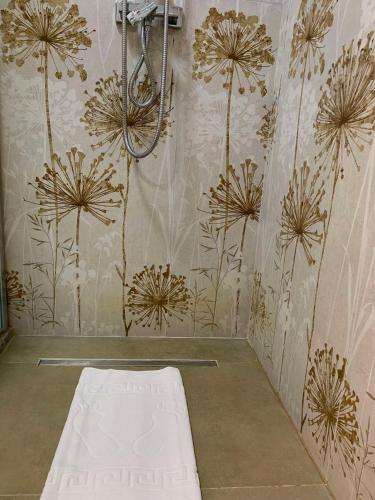 Ein Badezimmer in der Unterkunft Oltenia Studio Decebal Residence Craiova