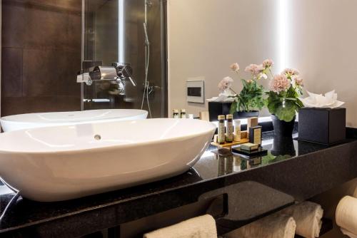 Bilik mandi di Évora O Cante Hotel