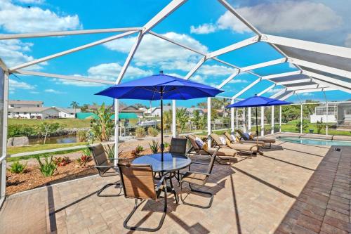 La alberca dentro o cerca de The W at Park Place-Heated Pool & Spa