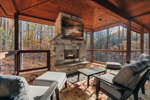 Bluff Mountain Retreat photo 45