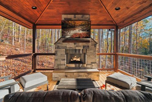 Bluff Mountain Retreat photo 56