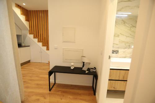 63 Lettér - Sun-Filled & Quiet Apartments with Elevator Access