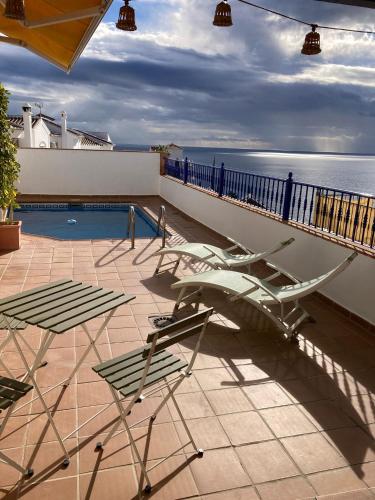 Appartement in Nerja with private pool and sea view