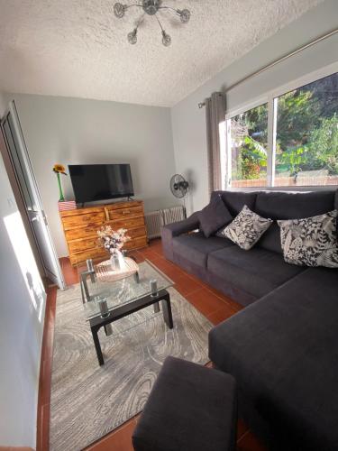 2 bed room apartment , sea view, 10 minutes walk to the beach