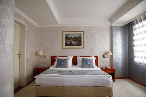 Ex G Hotel