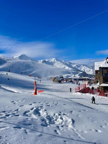Το Grand appartement PEYRA'GOOD tout équipé linge de lit et de toilette inclus - 8 couchages - Station Peyragudes - Vue montagne - 2 balcons-terrasses τον χειμώνα