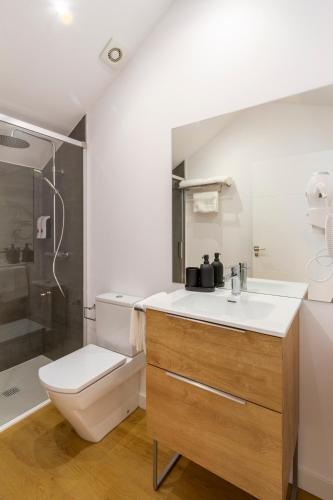 Ένα μπάνιο στο Urbanfive apartamentos Ourense centro