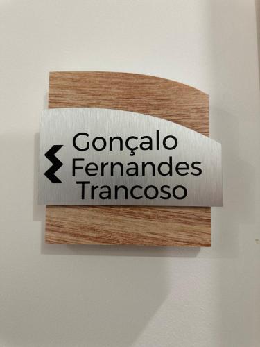 a sign on a wall that reads genoa fernandos tramos at Figuras Mágicas in Trancoso