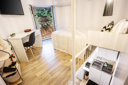Acropolis Elegant Maisonette by LODGESPOT