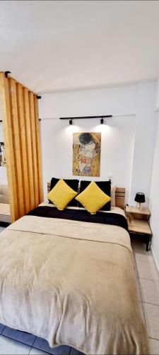 Elenis central Modern apartment