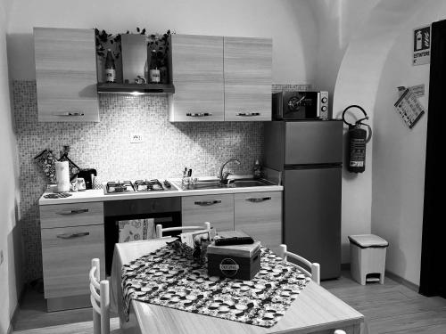 Η κουζίνα ή μικρή κουζίνα στο Casa vacanza Città dei Papi Anagni