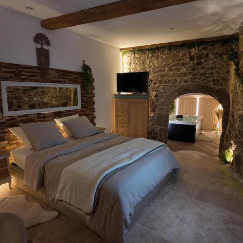 Love room chambre romantique avec Jacuzzi