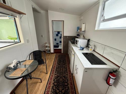 Kuchyň nebo kuchyňský kout v ubytování UNIT 2 Comfortable and pleasant unit
