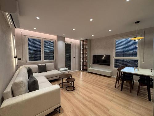 New Chic Apartment, Central