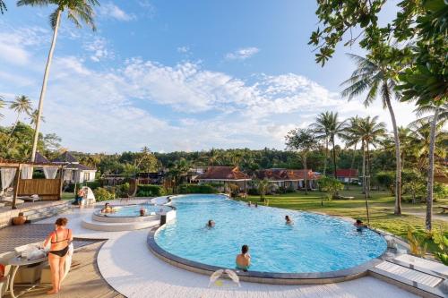 Swimmingpoolen hos eller tæt på Suanya Kohkood Resort and Spa