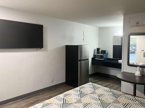 Studio 6 Augusta, GAにあるテレビまたはエンターテインメントセンター